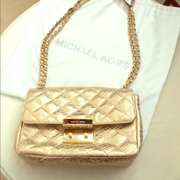 Micheal Kors gold chain purse - Picture 1 of 4